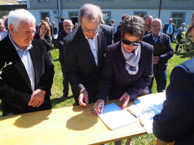 Unterzeichnung Vertreter